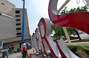Robert Wood Johnson Medical School receives new signage in 2013